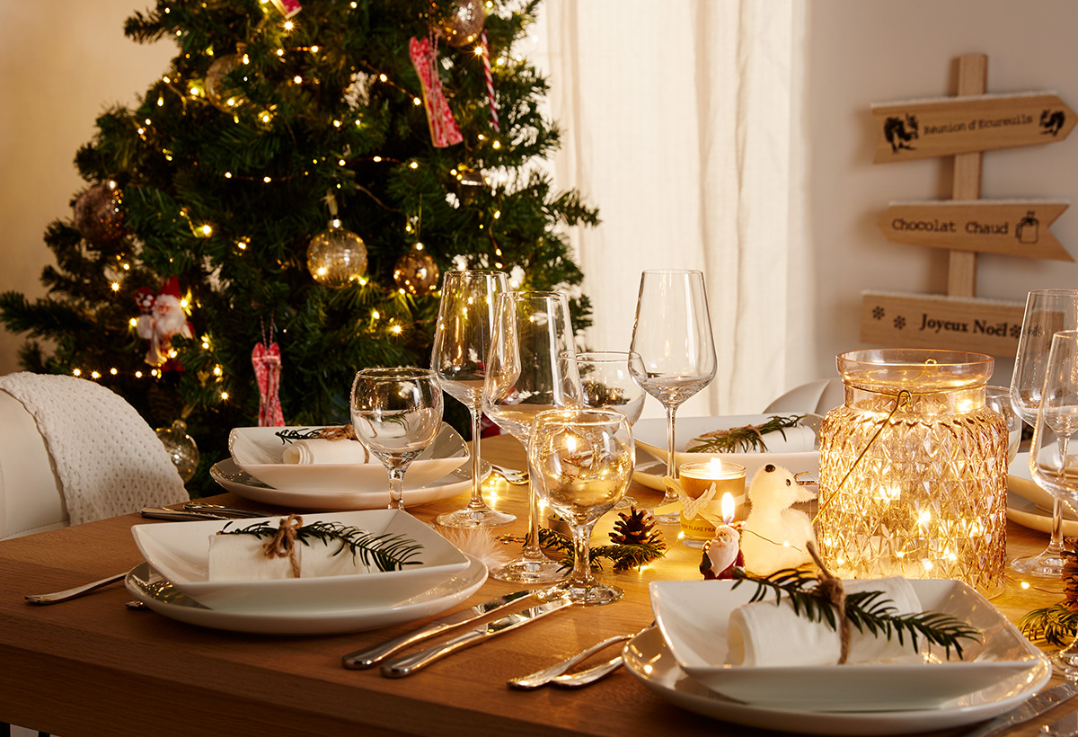 https://blog-media.but.fr/wp-content/uploads/2023/06/05-decoration-repas-noel.jpg?utm_source=chatgpt.com