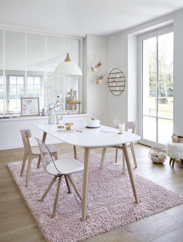 Salle à manger mariage en blanc