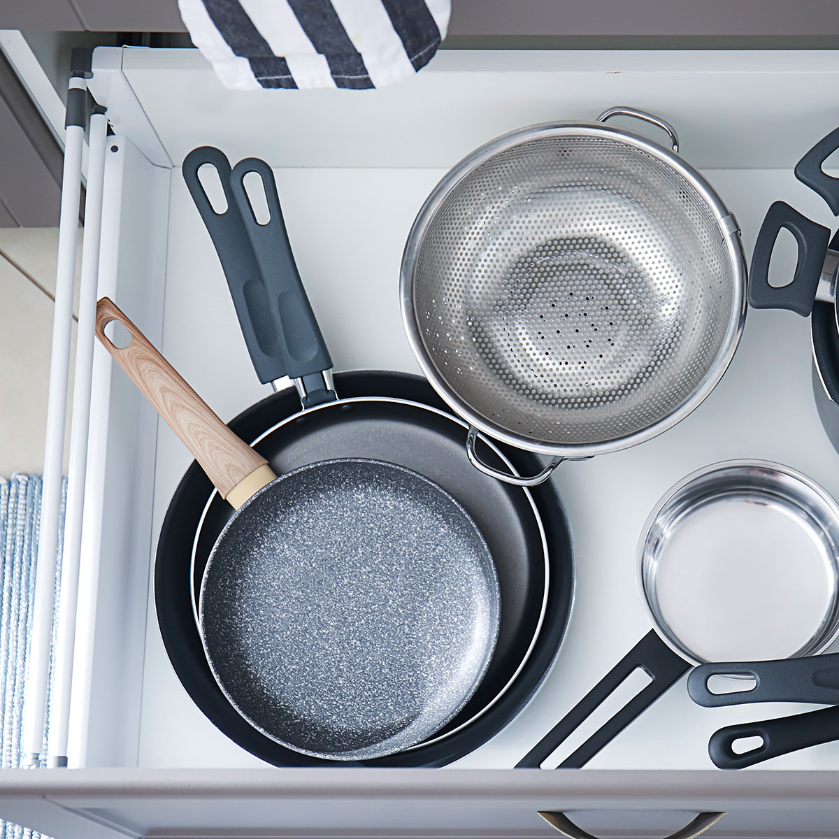 Comment ranger ses casseroles et poêles dans la cuisine ? Blog BUT