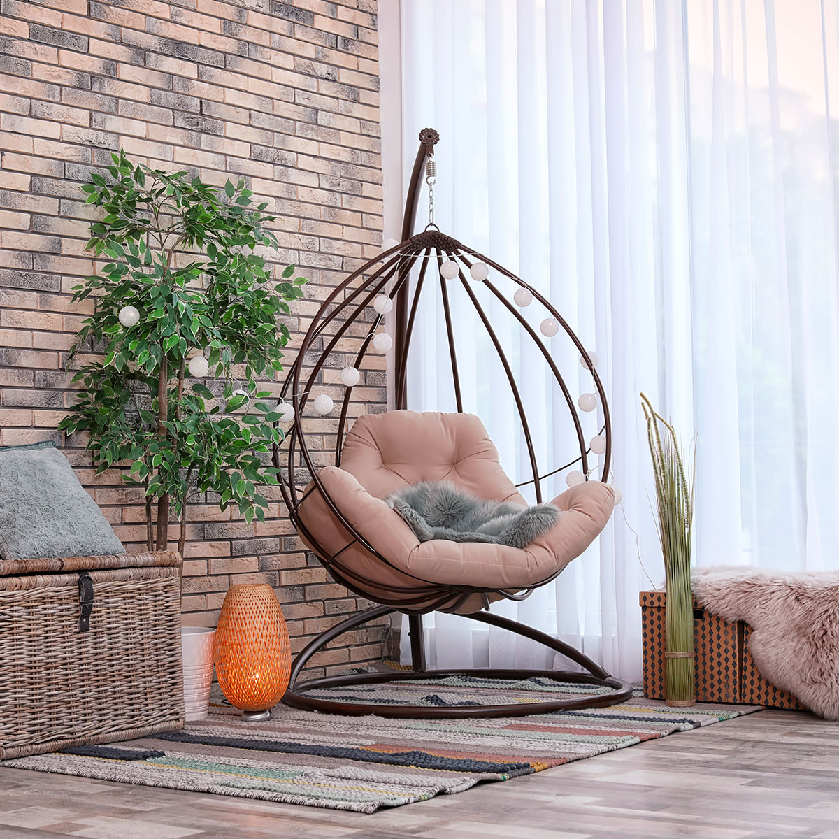 Atmosphère cocooning grâce au fauteuil suspendu intérieur – Blog BUT