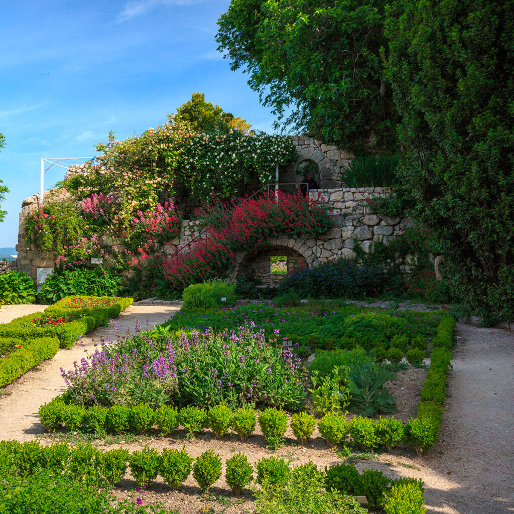 jardin provencal structure jardin provencal structure reposant