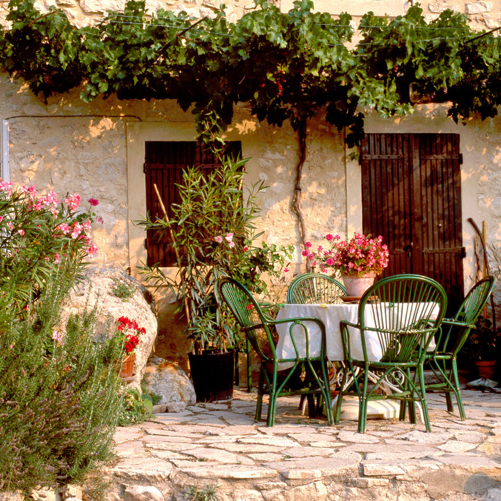 terrasse pierre jardin provencal