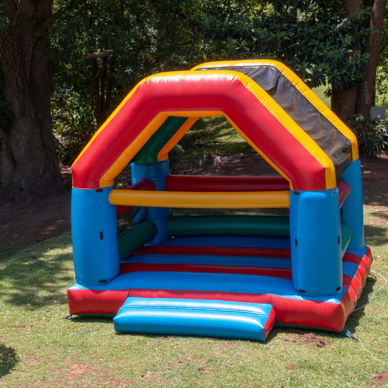 installer chateau gonflable jardin