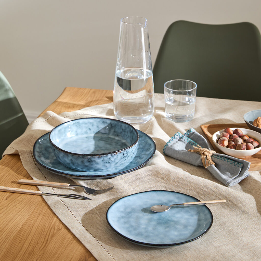 vaisselle bleue originale cadeau cremaillere