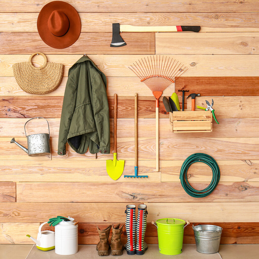 rangements muraux outils abris de jardin