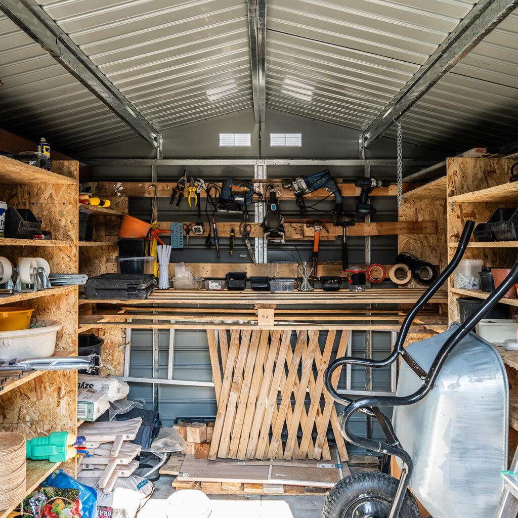 rangements interieur abris de jardin organise