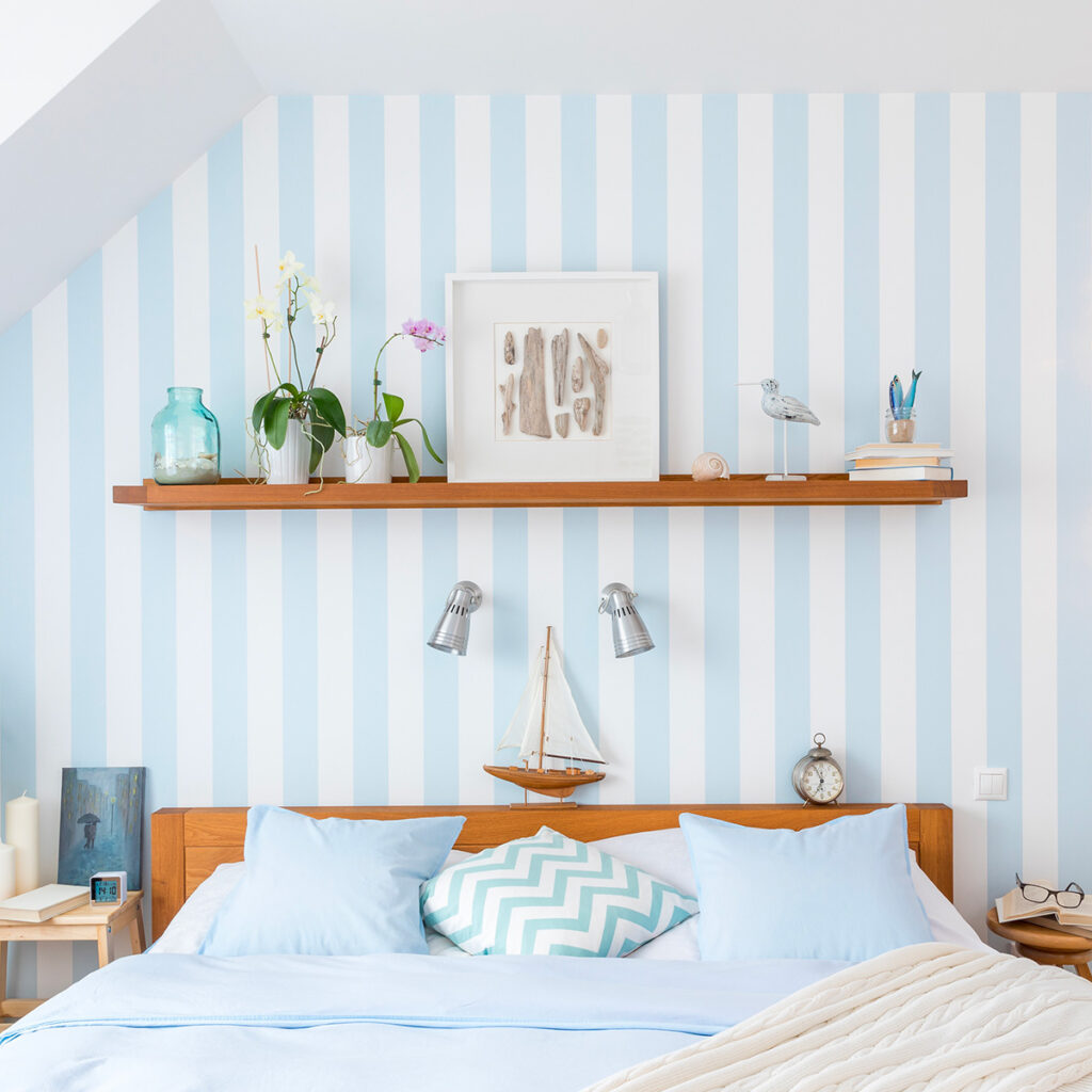 mur rayure bleu blanc chambre cocooning