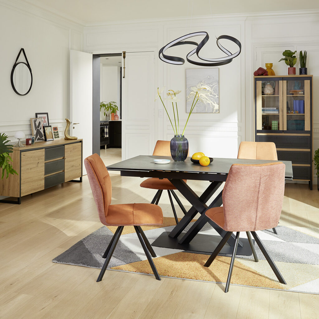 chaises terracotta tapis gris salle a manger raffinee