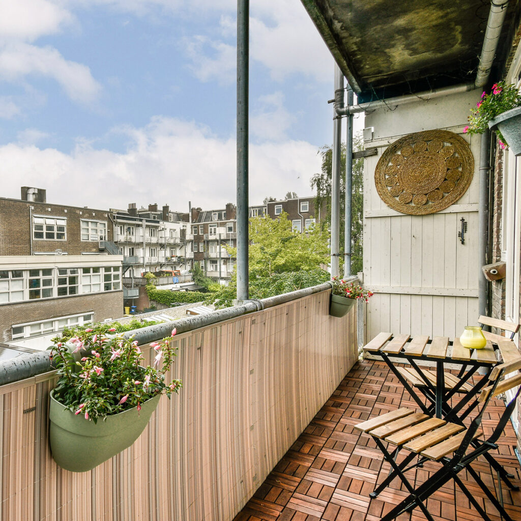 petit balcon desencombre agrandissement visuel