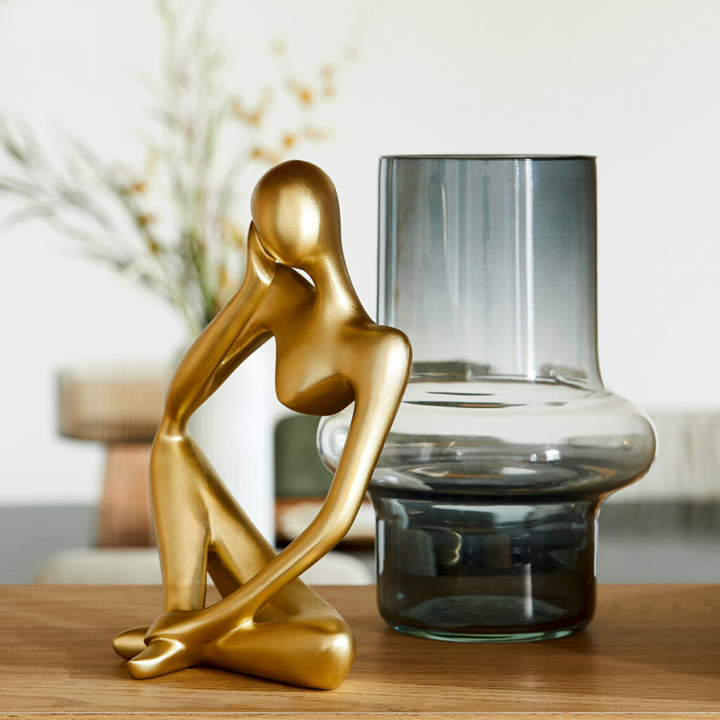 statuette or moderne