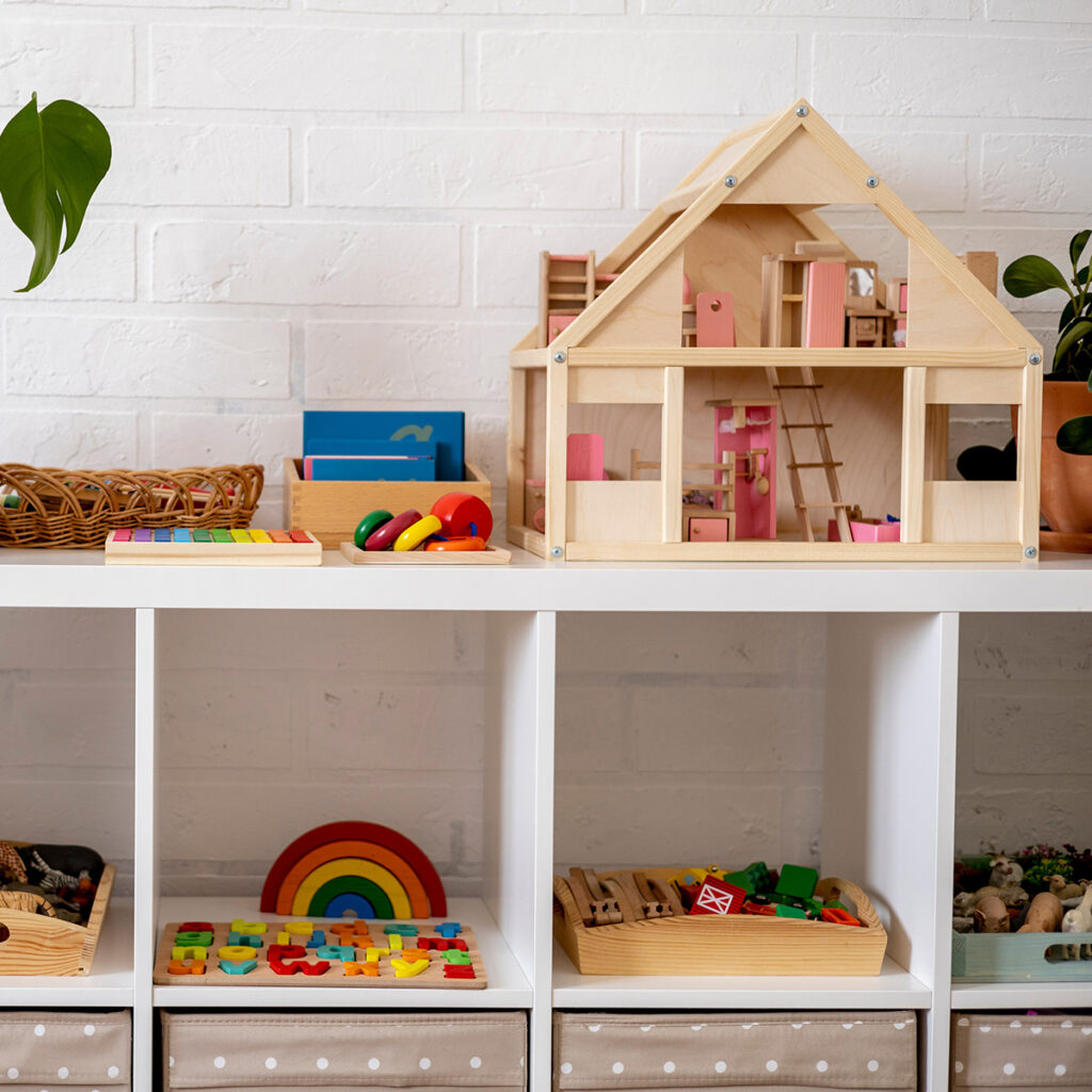 etageres coin jeux enfants salon