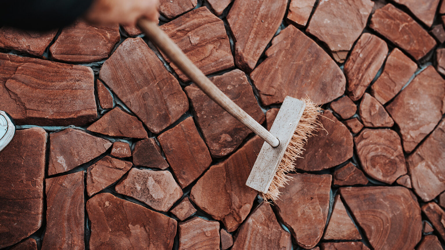 conseils pour nettoyer terrasse pierre