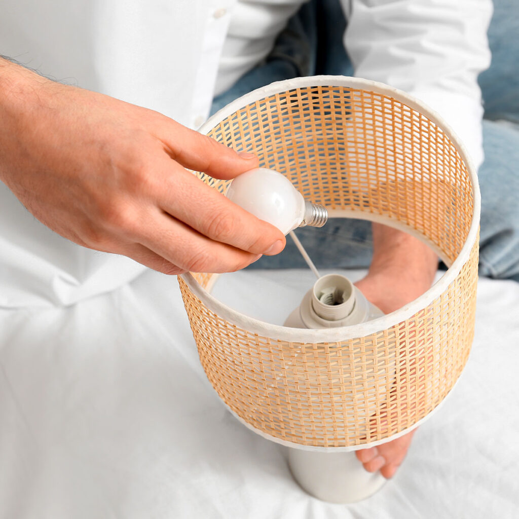 caracteristiques ampoule compatible lampe de chevet